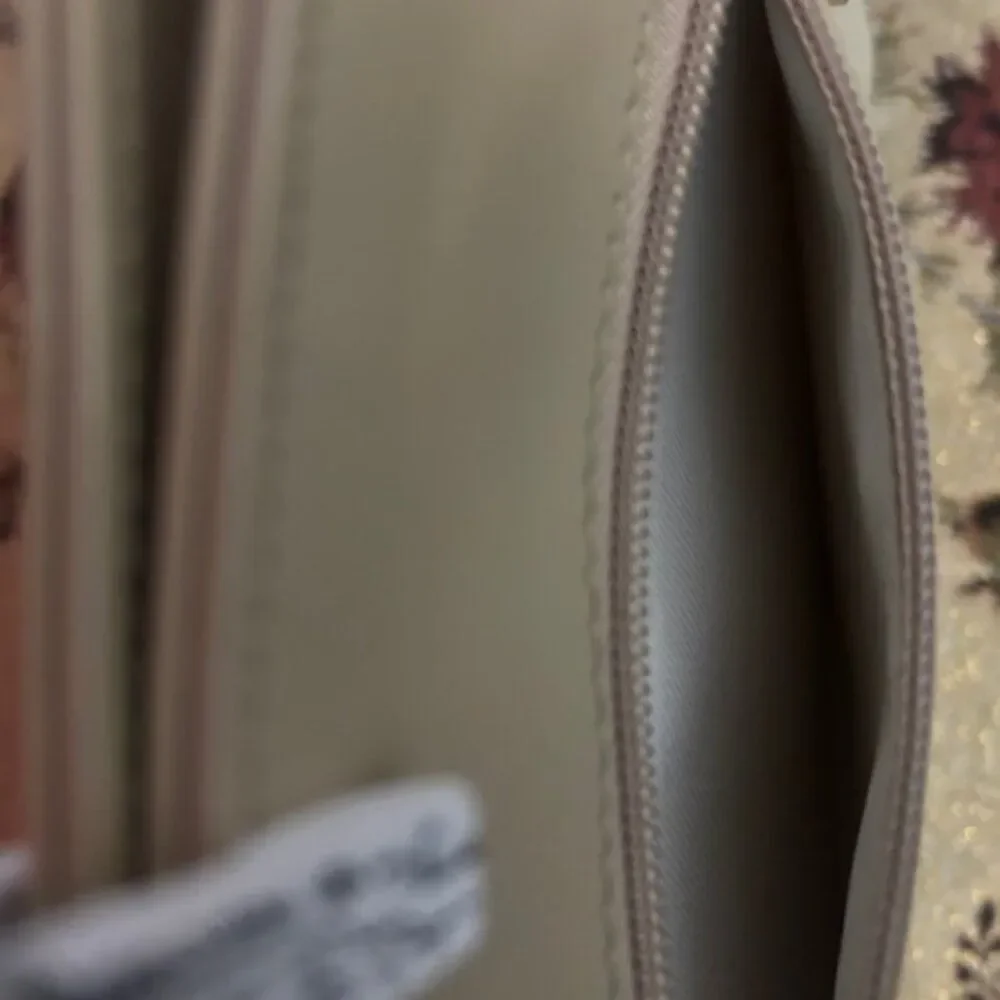 Alicia Paris Cream shoulder bag